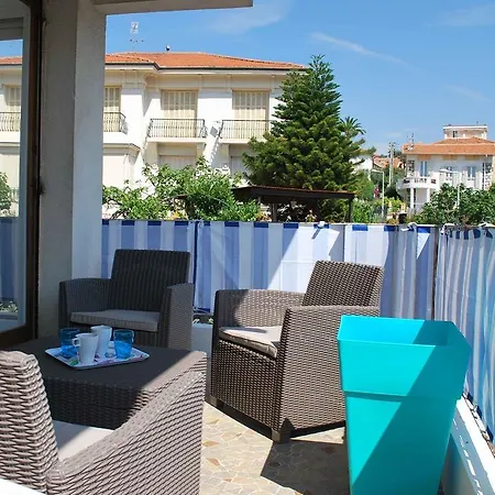 Grand Terrasse Parking * ניס